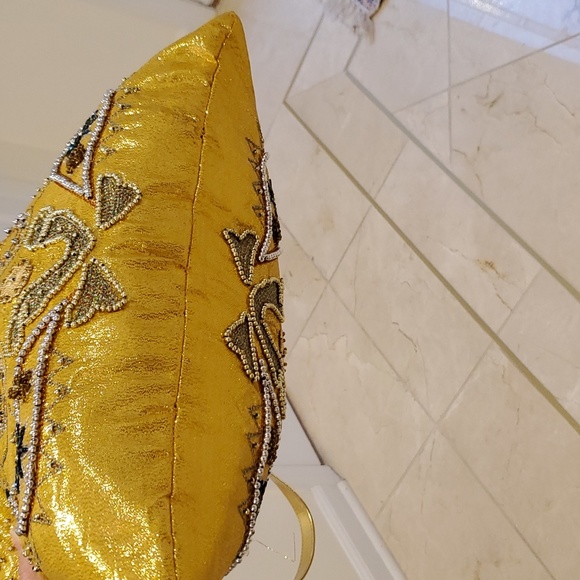 Yellow yoga shoulder bag, the inside is made of a two-hole zipper.without Tag - Picture 4 of 7